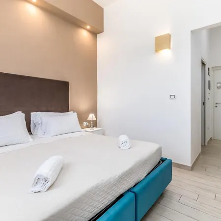 Hotel Reverse