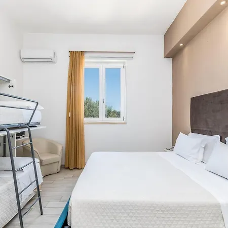 Hotel Reverse Hotel 4*