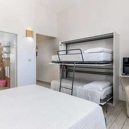 Hotel Hotel Reverse 4*