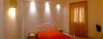 Hotel Hotel Reverse