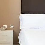 Hotell Reverse Torre Santa Sabina