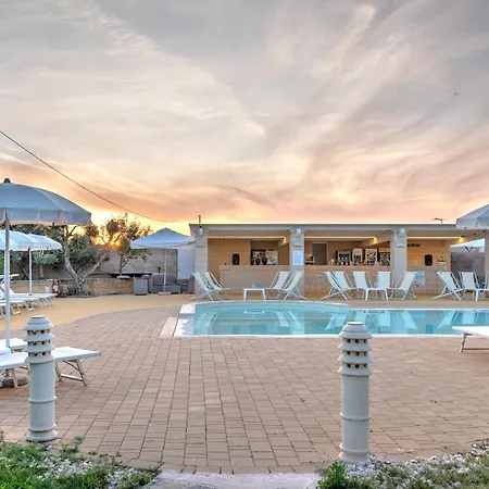 Reverse 4* Torre Santa Sabina